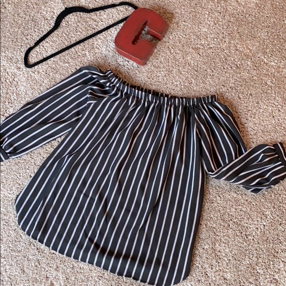 Navy stripe off the shoulder top - Picture 1 of 4